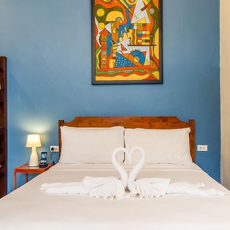 Eriksson Guesthouse Patong Екстер'єр фото