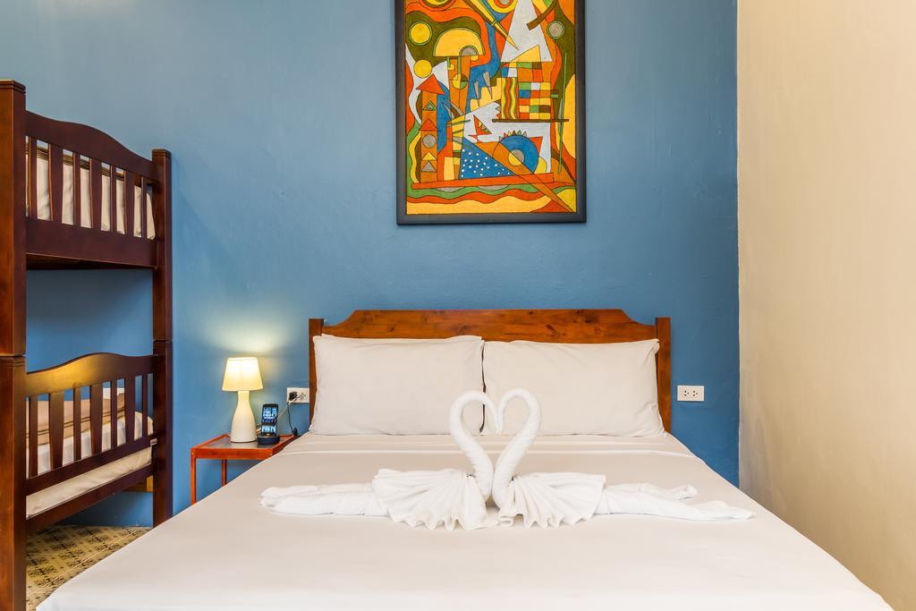 Eriksson Guesthouse Patong Екстер'єр фото