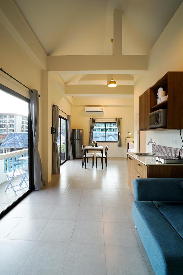 Eriksson Guesthouse Patong Номер фото