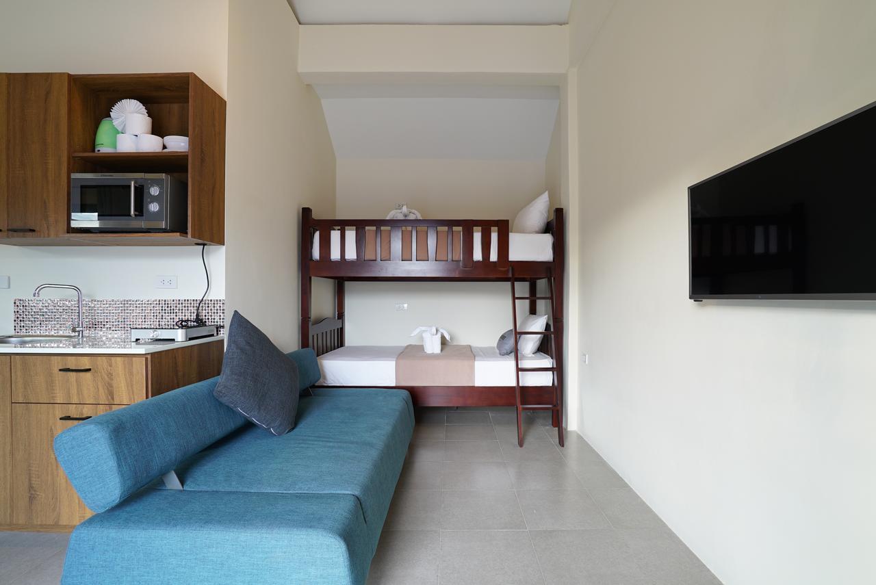 Eriksson Guesthouse Patong Номер фото