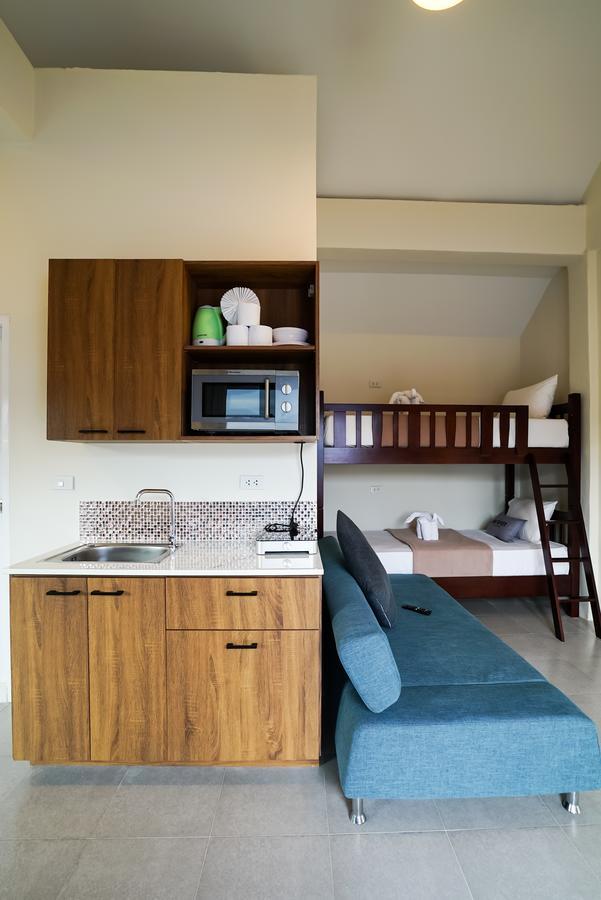 Eriksson Guesthouse Patong Номер фото