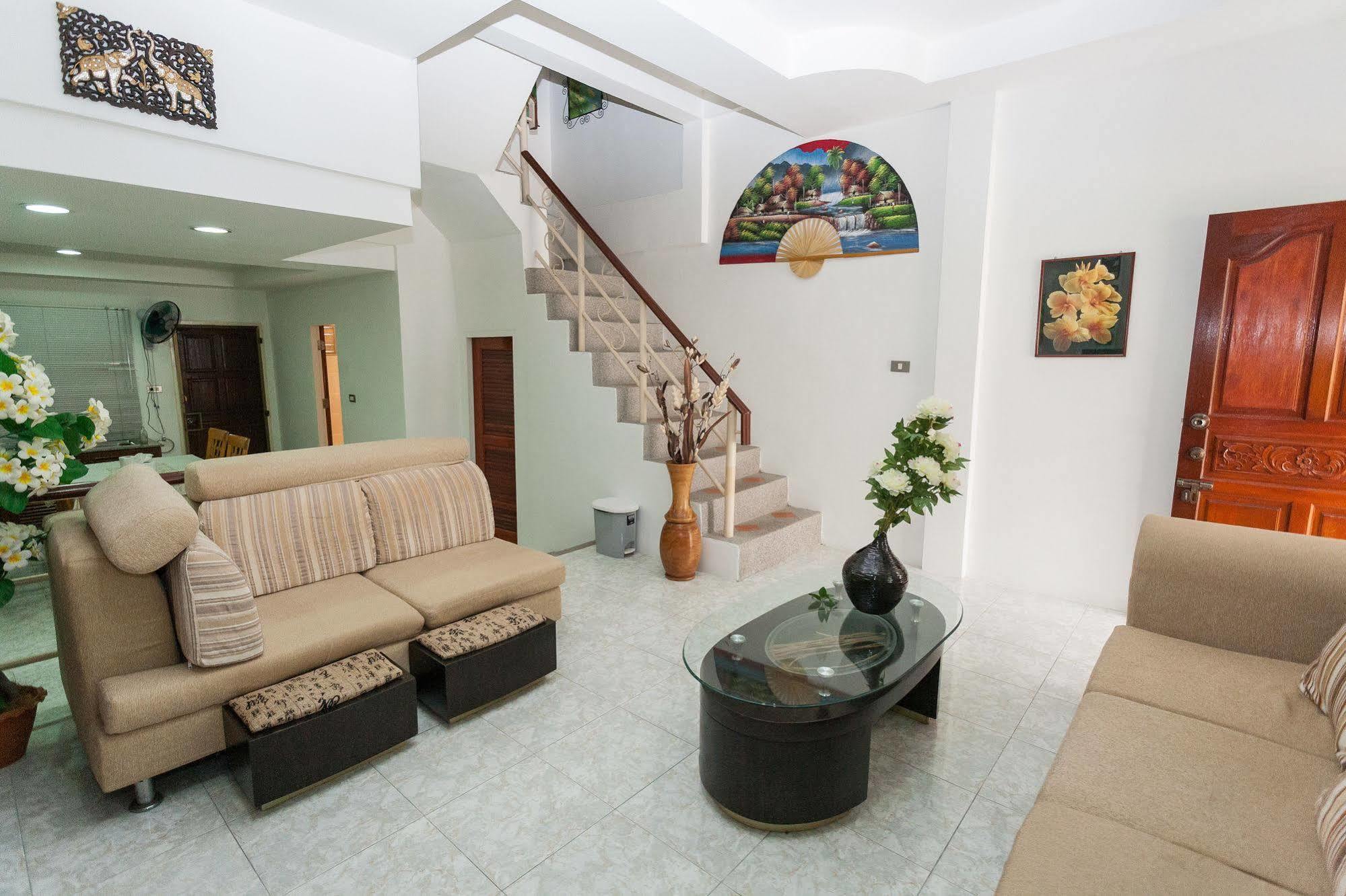 Eriksson Guesthouse Patong Екстер'єр фото