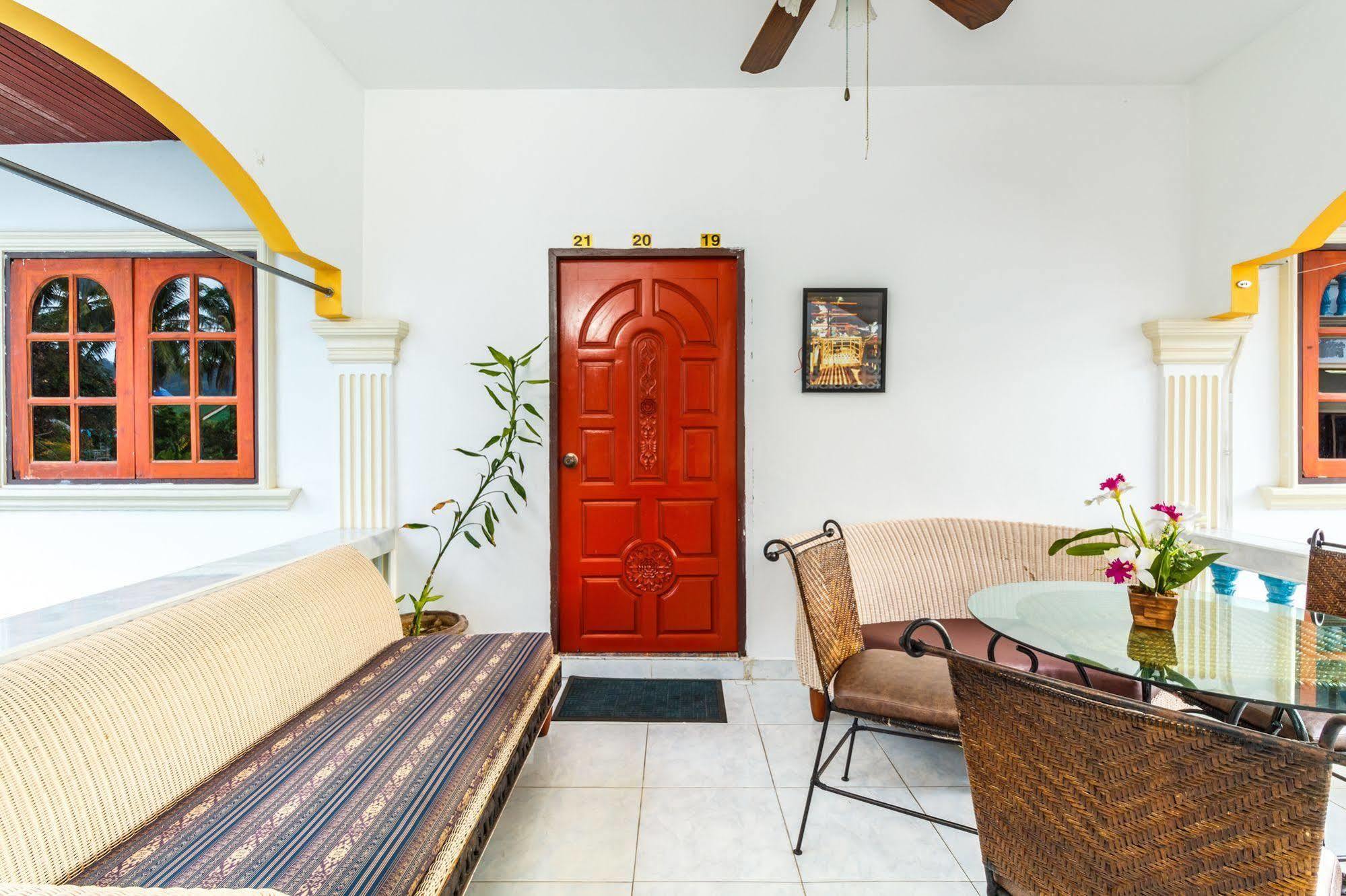 Eriksson Guesthouse Patong Екстер'єр фото
