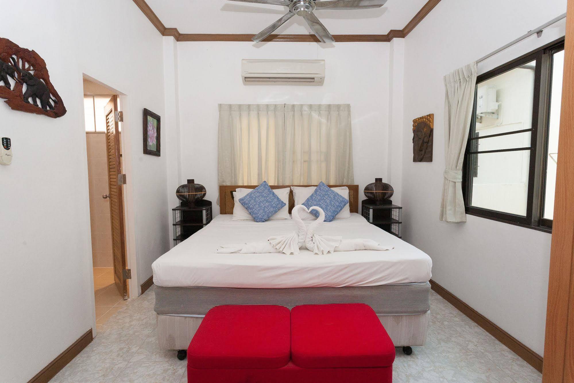 Eriksson Guesthouse Patong Екстер'єр фото