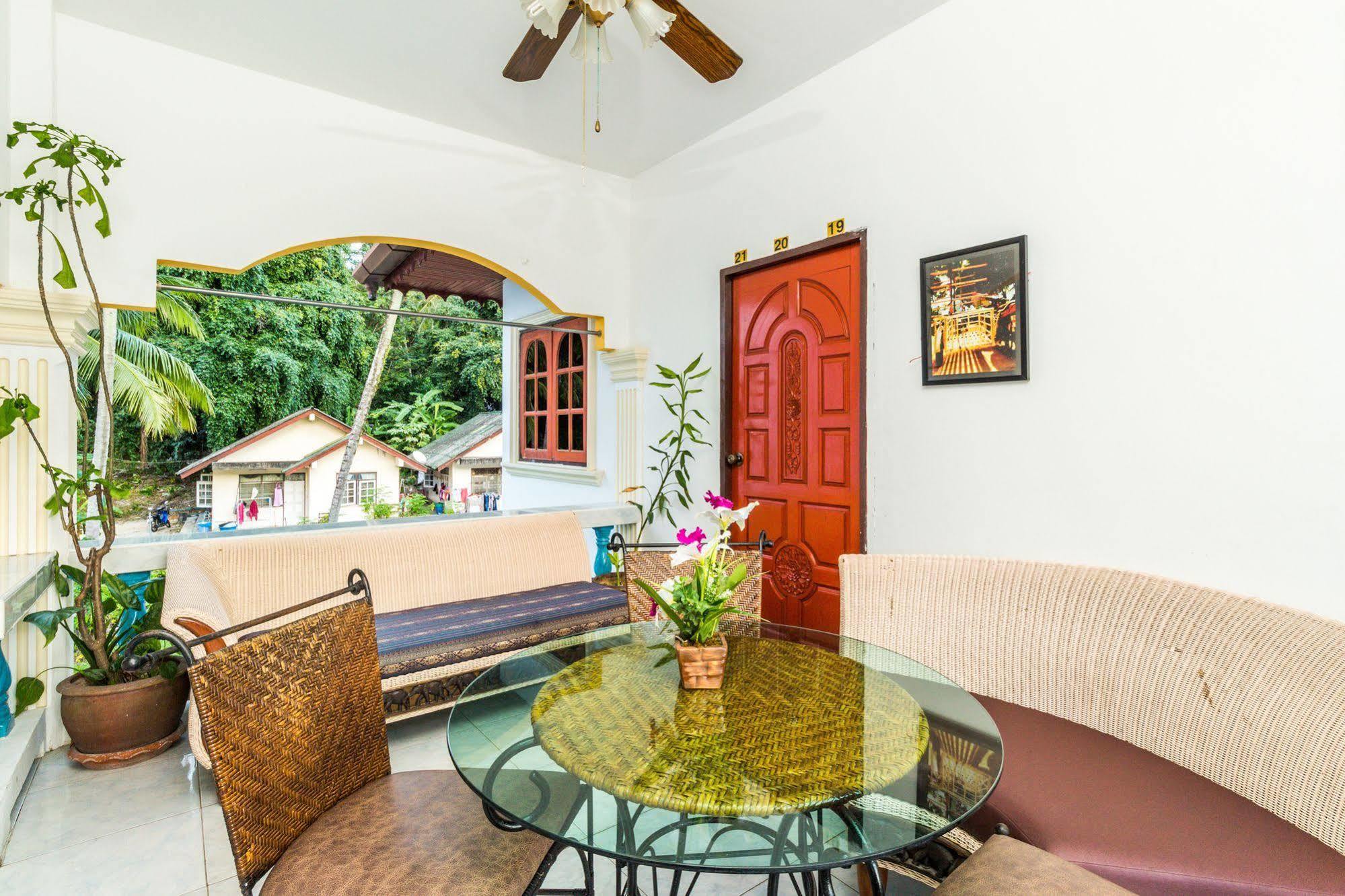 Eriksson Guesthouse Patong Екстер'єр фото