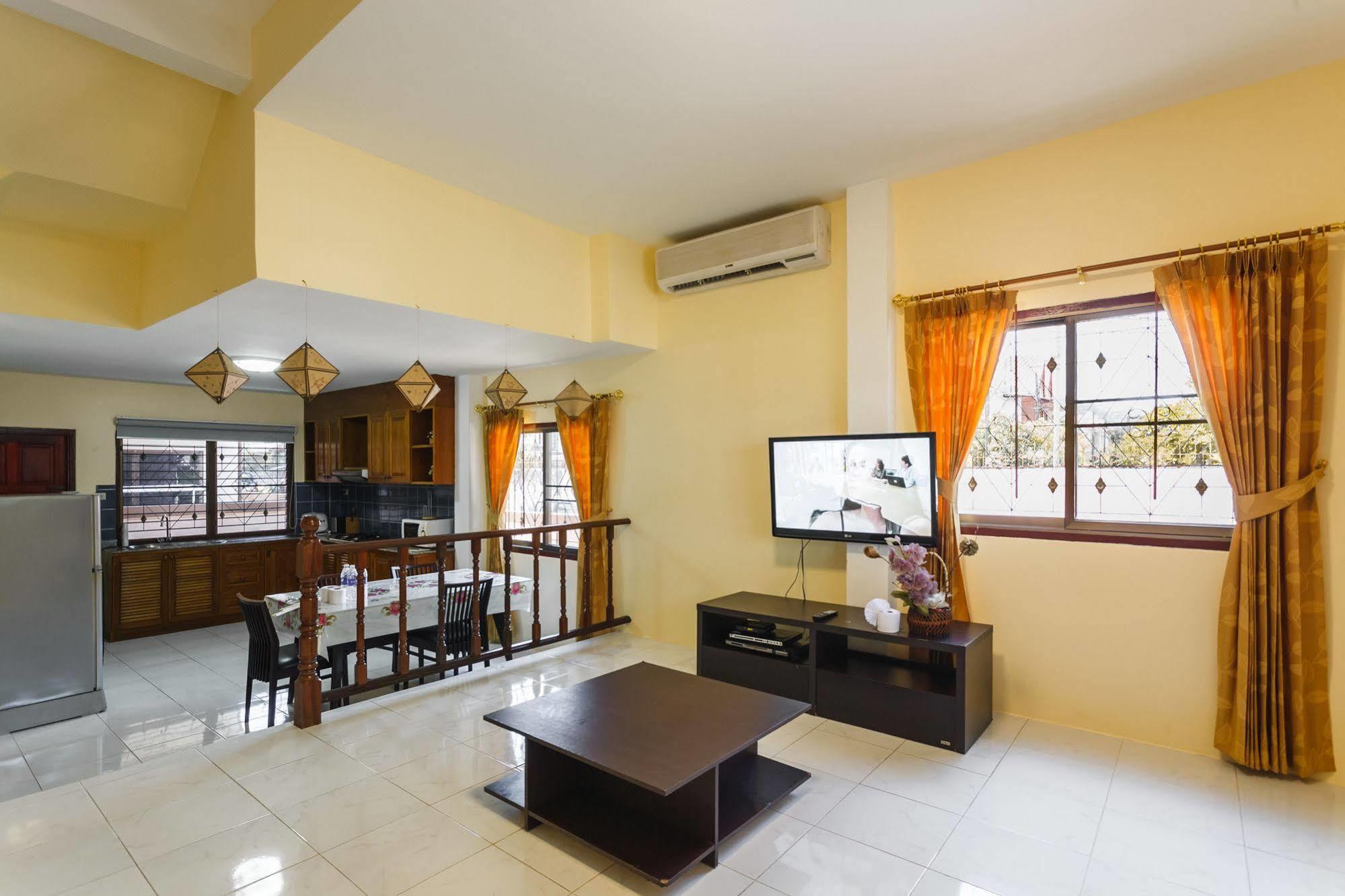 Eriksson Guesthouse Patong Екстер'єр фото